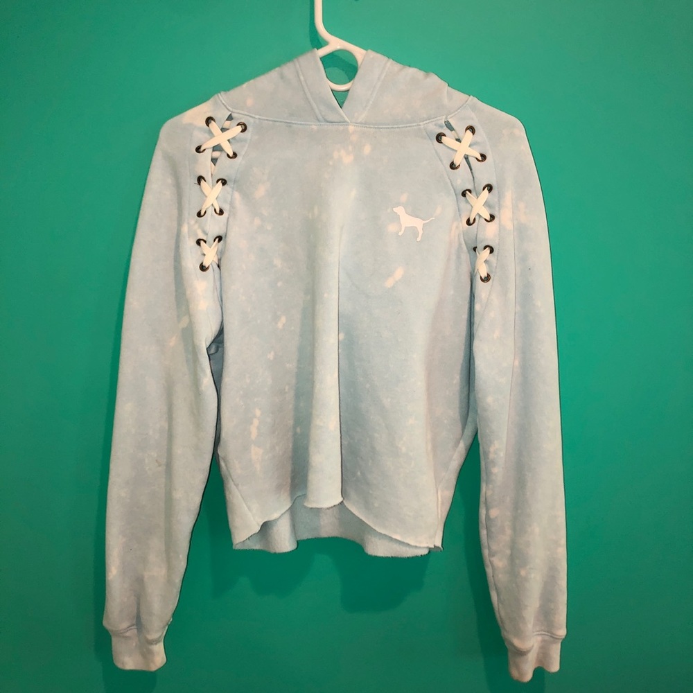 Pink brand cropped hoodie (never worn)!